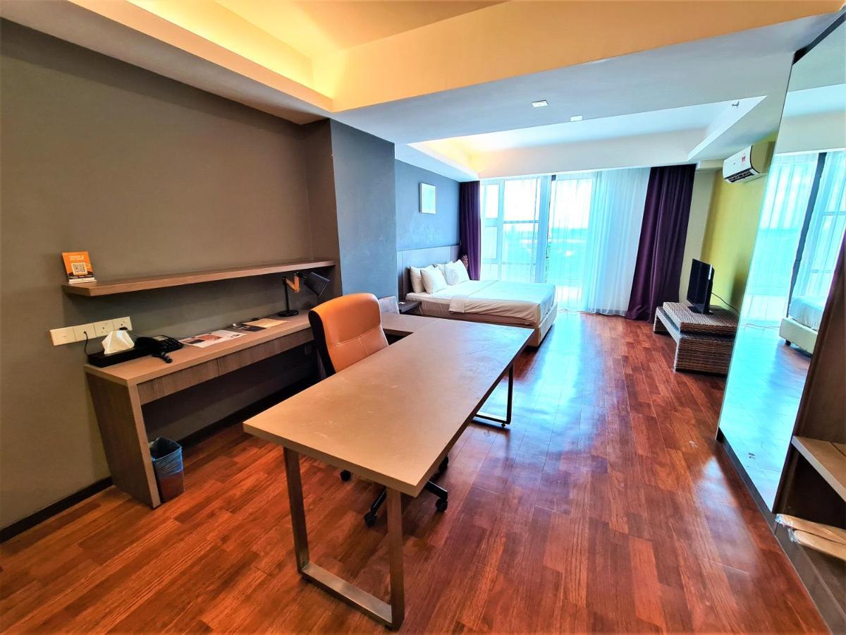 Nexus Regency Suites & Hotel Subang Jaya Exterior photo