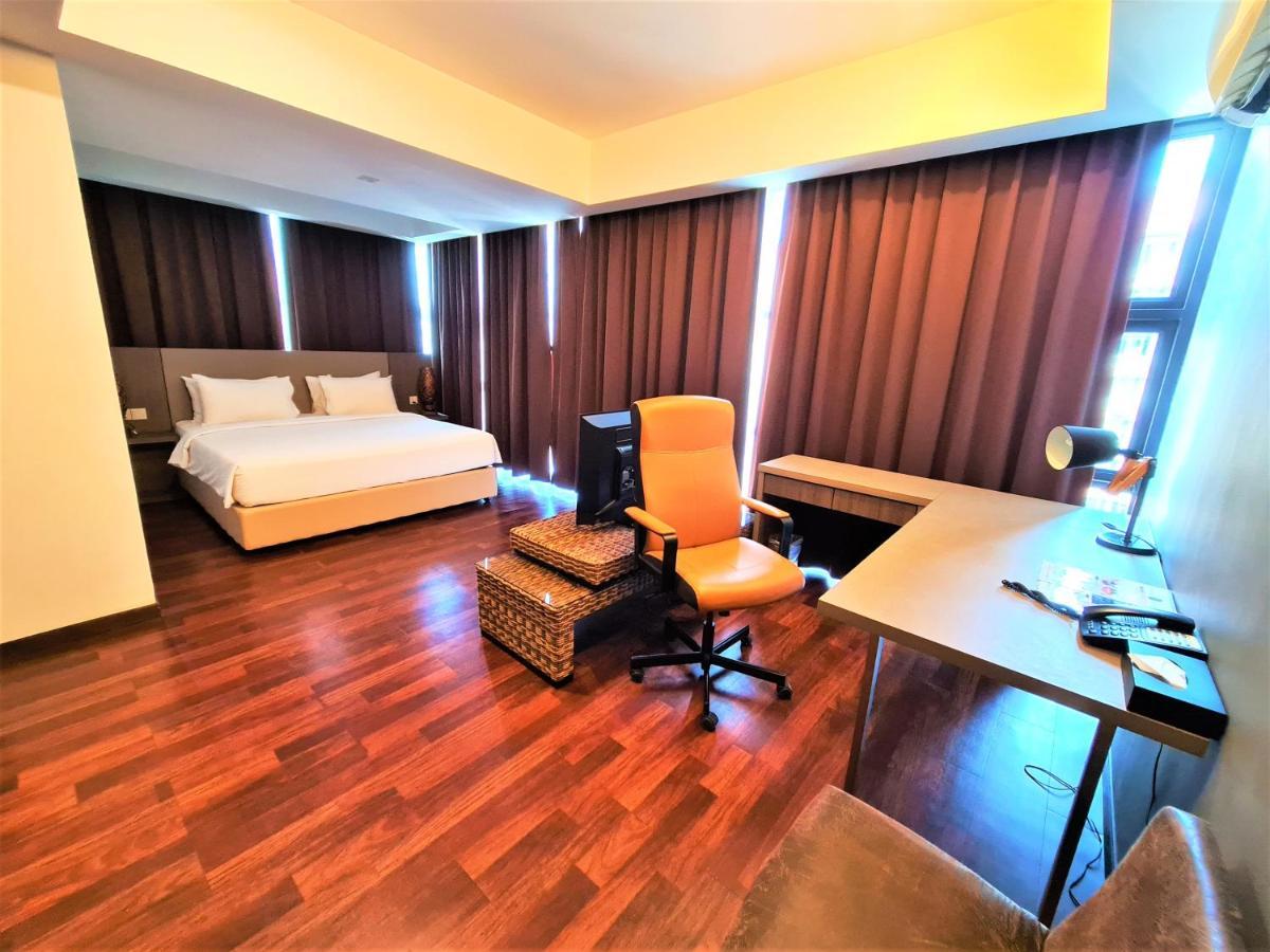 Nexus Regency Suites & Hotel Subang Jaya Exterior photo