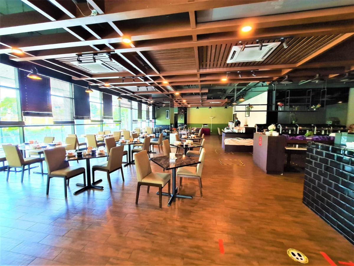 Nexus Regency Suites & Hotel Subang Jaya Exterior photo
