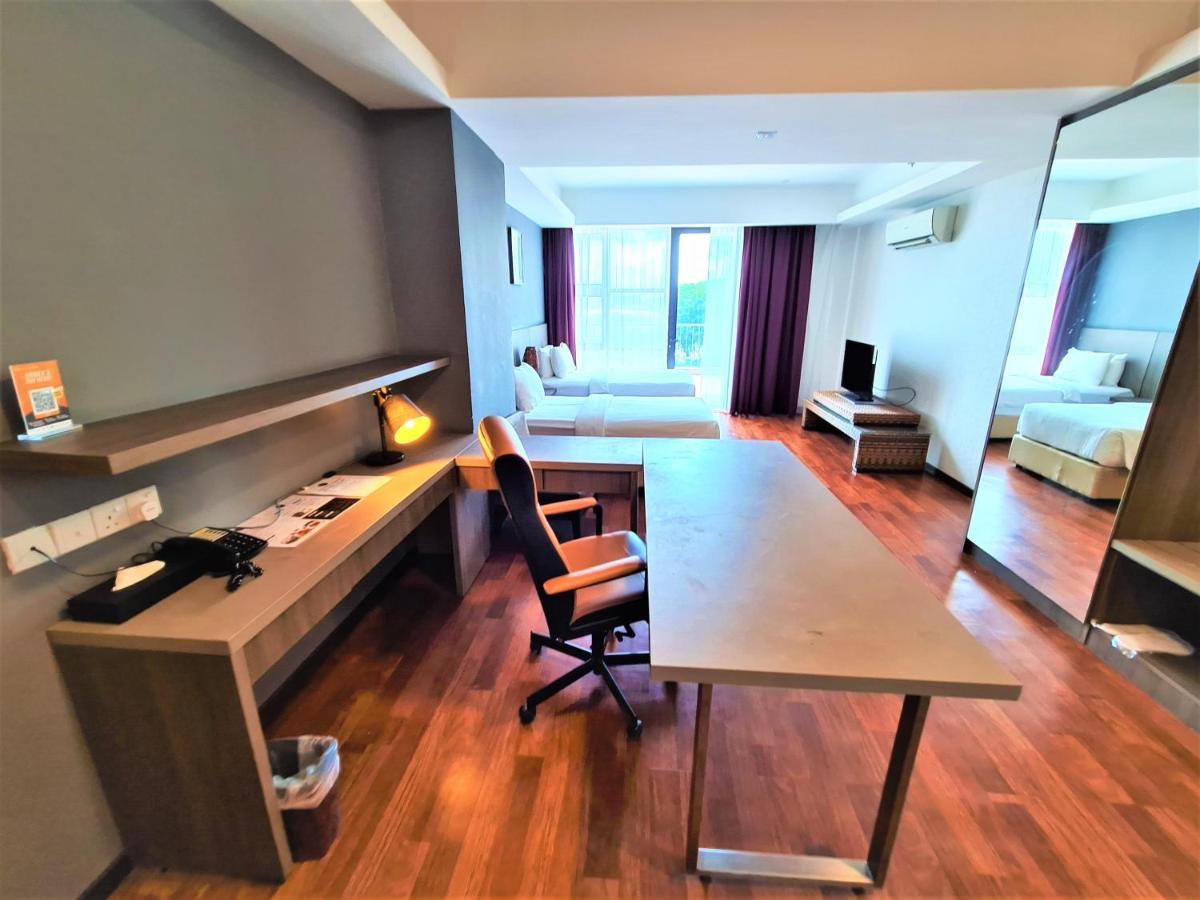 Nexus Regency Suites & Hotel Subang Jaya Exterior photo