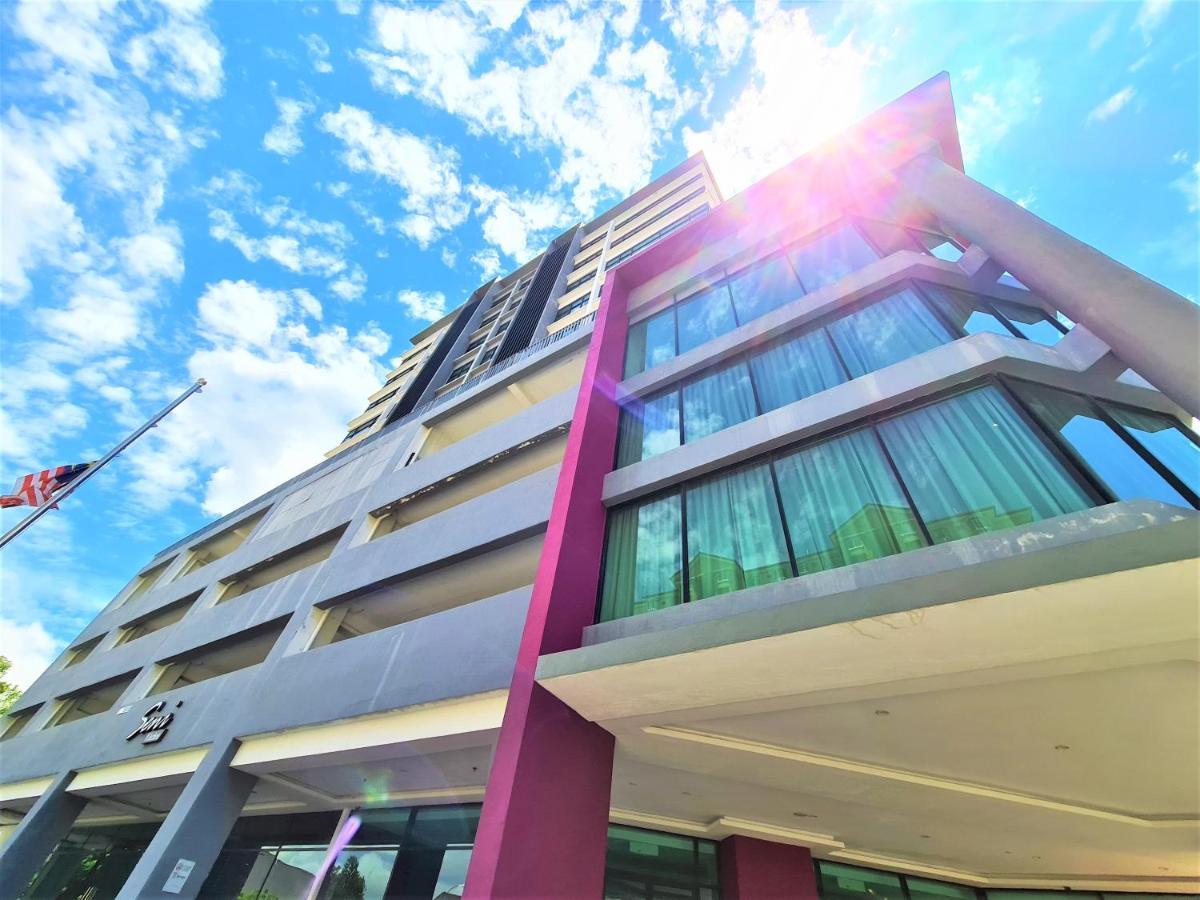 Nexus Regency Suites & Hotel Subang Jaya Exterior photo