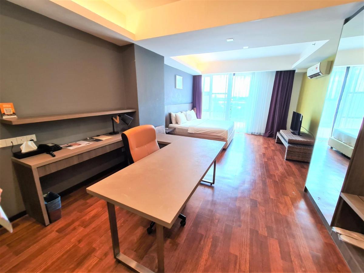 Nexus Regency Suites & Hotel Subang Jaya Exterior photo