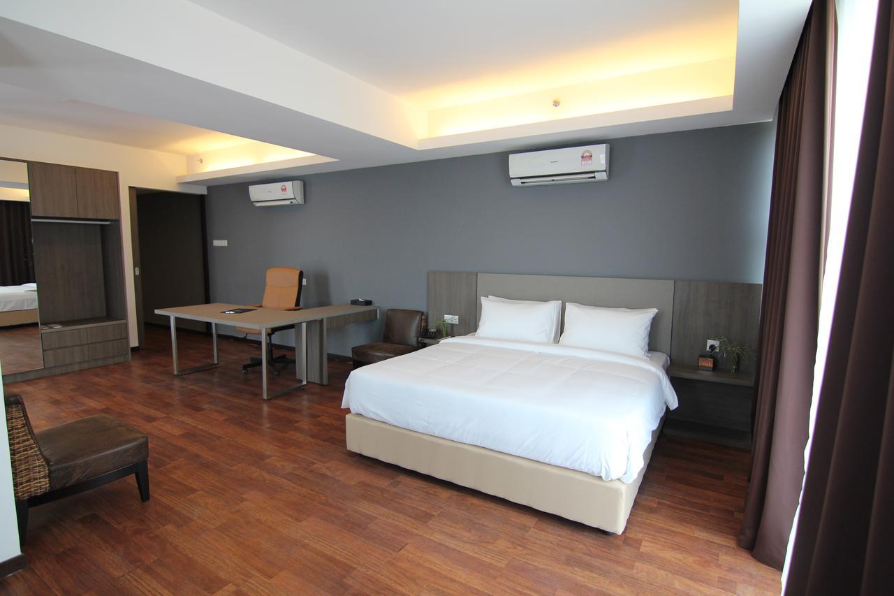 Nexus Regency Suites & Hotel Subang Jaya Exterior photo